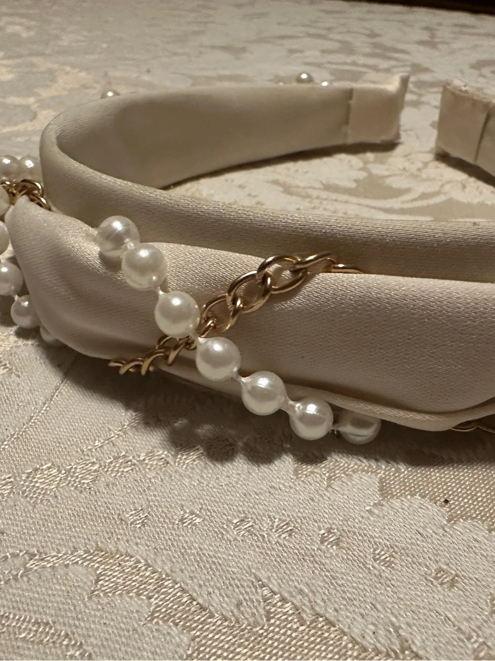 N/A elegant cream